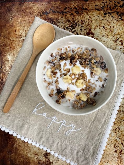 Breakfast Recipes | AmieSue.com Vegan Cereal, Muesli Cereal, Non Dairy Milk, Raw Recipes, Food Eating, Warm Breakfast, Bowl Of Cereal, Raw Foods, Dried Figs