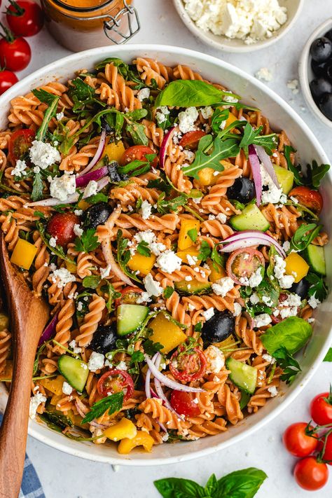 Red lentil pasta salad - The Delicious plate Lentil Pasta Salad, Red Lentil Pasta Recipes, Red Lentil Salad, Lentil Pasta Recipe, Soup And Salad Combo, Red Lentil Pasta, Carrot And Lentil Soup, Vegan Feta Cheese, Pasta Side Dishes