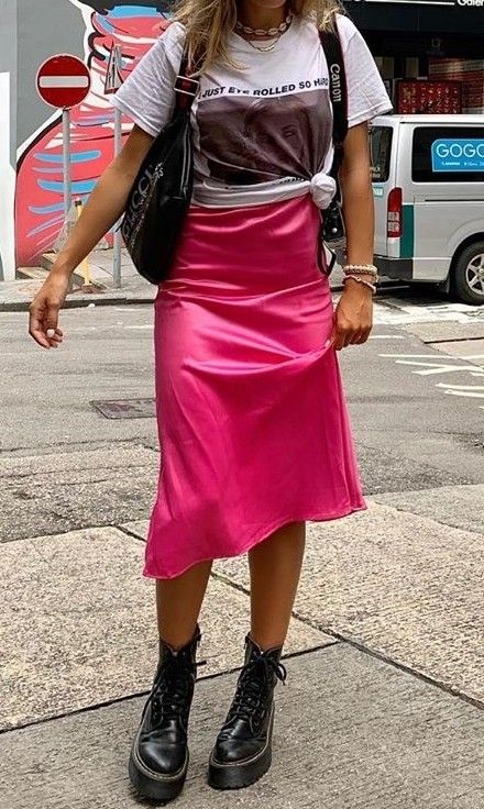 Weekend Vibes Outfits, Dramatic Style Outfits Fashion, Summer Theater Outfit, Indie Concert Outfit Spring, Silk Skirt Graphic Tee Outfit, Colorful Edgy Outfits, Drag Brunch Outfit, Pink Satin Outfit, Eclectic Street Style