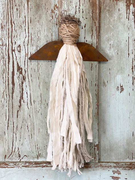 Primitive Christmas Tree Ornaments Diy, Farmhouse Angel Tree Topper, Rag Angels Diy, Rustic Angel Tree Topper, Rustic Angels Diy, Primitive Christmas Diy, Primitive Angel Patterns, Diy Primitive Christmas Decor, Angel Diy Crafts