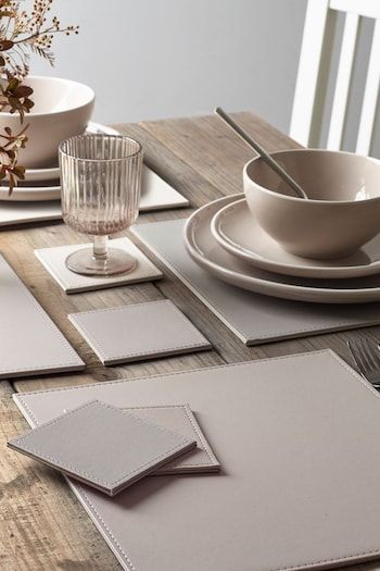 4 Round Textured Reversible Faux Leather Placemats And Coasters Set Promotional Items Marketing, Leather Placemats, Leather Coaster Set, Modern Placemats, Dining Table Placemats, Leather Kitchen, Leather Coasters, Stylish Tables, Table Placemats