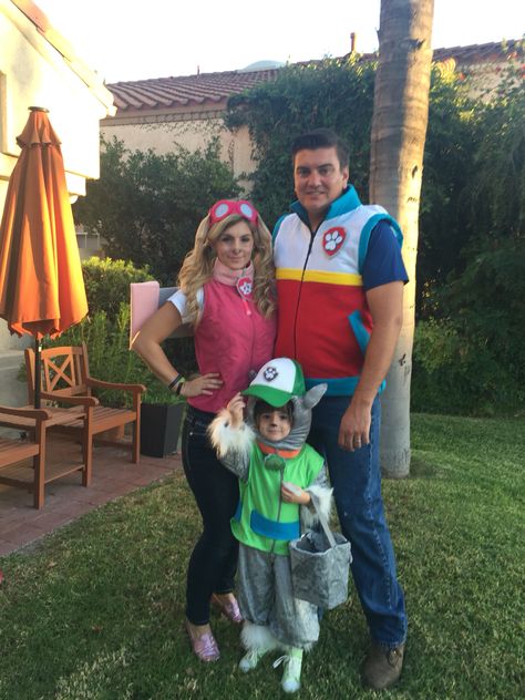 Diy paw patrol Rocky Skye Ryder family costume Halloween homemade Paw Patrol Diy Costume, Paw Patrol Family Costume Diy, Ryder Paw Patrol Costume, Diy Paw Patrol Family Costume, Family Halloween Costumes Paw Patrol, Homemade Paw Patrol Costume, Diy Paw Patrol Costume, Family Costumes Paw Patrol, Paw Patrol Family Costume