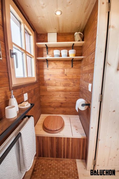 Holz Hisla Tiny House by Baluchon 0015 Outhouse Bathroom, Outdoor Toilet, Tiny House Builders, Tiny House Bathroom, Composting Toilet, Outdoor Bathrooms, Tiny House Movement, Tiny Spaces, Tiny House Cabin