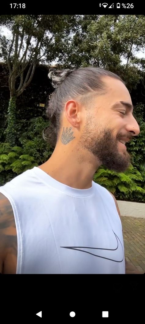 Maluma Beard, Mullet Man Bun, Maluma Hairstyle, Maluma Long Hair, Long Fade Haircut, Beard Cut Style, Maluma Haircut, Male Haircuts, Beard Cuts