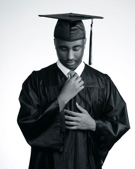 Cap And Gown Poses Guys, Graduation Photoshoot Men Studio, Cap And Gown Studio Portraits, Graduation Photo Poses For Boys, Mens Cap And Gown Pictures, Graduation Shoot Ideas Men, Graduation Studio Photoshoot Ideas Men, Graduation Pictures Ideas For Guys, Men Graduation Pictures Posing Ideas