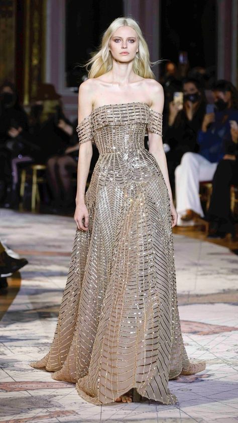 Gucci Dress Gowns, Zuhair Murad 2022, Summer Couture, 2022 Couture, Extra Outfits, Fashion Dresses Formal, Ellie Saab, Gown Fashion, Haute Couture Gowns