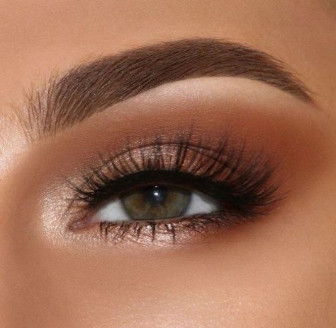 Say goodbye to boring eye makeup and hello to these 100+ stunning eye makeup ideas! #wedding #makeup #ideas Natural Pageant Makeup, Doe Eyes Makeup, Bridesmaid Makeup Ideas, Natural Pageant, Makeup Ide, Bridal Dress Ideas, Gorgeous Bridal Makeup, Prom Makeup Ideas, Stunning Eye Makeup