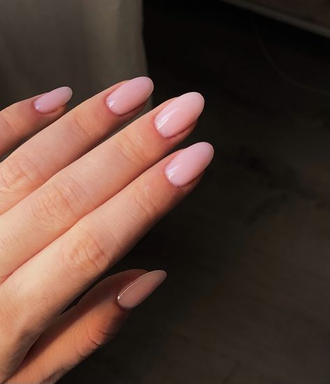 Almond Nails Bubble Bath, Bubble Pink Nails, Bubble Gum Pink Nails Acrylic, Gel Pink Nails, Bubble Gum Nails, Nails Bubble Bath, Pink Nails 2023, Bubble Gum Pink Nails, Pink Clear Nails