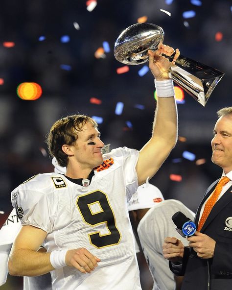 Super Bowl Trophy, New Orleans Saints Football, Super Bowl Nfl, Drew Brees, Saints Football, Football Love, Who Dat, The Saints, Jeff Gordon