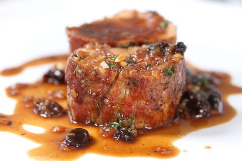 Looking for a Iberico pork recipe, then look no further. Our tasty Iberico Pork Fillet in Pedro Ximenez Sauce will be sure to impress as a main course. Pork Fillet Recipes, Iberico Pork, Spanish Pork, Pork Entrees, Pork Fillet, Gourmet Dinner, Fine Dining Recipes, How To Cook Pork, Tenderloin Recipes