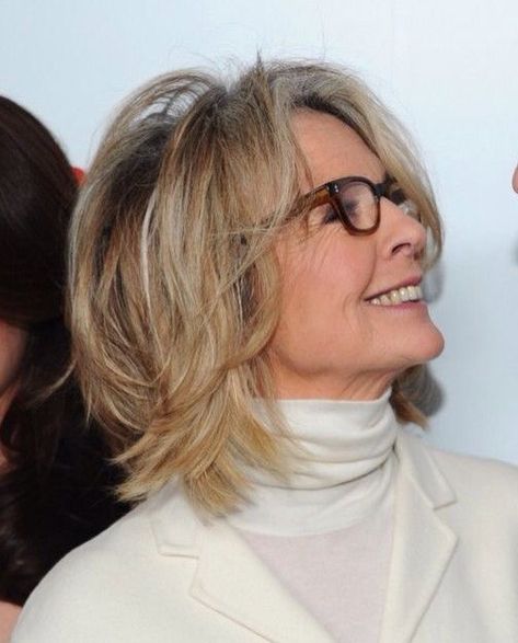 Diane Keaton, Haircuts For Medium Hair, Wearing Glasses, Short Hair Haircuts, Short Hair With Layers, Medium Hair Cuts, Medium Length Hair Cuts, Hair Today, Great Hair