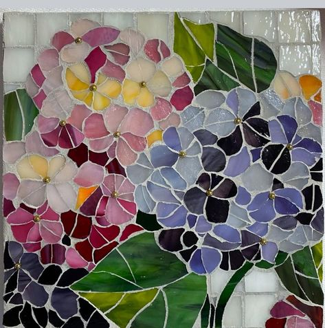 Hydrangea Mosaic, Mosaic Flowers Patterns, Easy Mosaic Patterns, Sunflower Mosaic, Easy Mosaic, Ceramic Wall Art Tiles, Butterfly Mosaic, Mosaic Birdbath, Mosaic Flower Pots