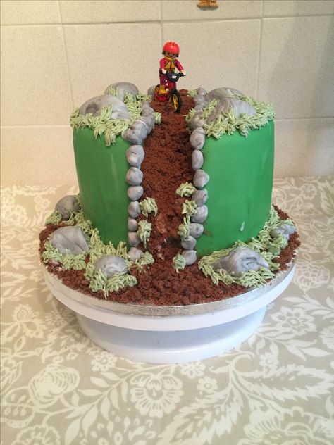 Mountain bike cake. Mountain Biking Cake Ideas, Mountain Bike Cake Ideas, Cake Bike, Mountain Bike Cake, Congrats Cake, Perfect Birthday Cake, Bicycle Cake, Bike Cake, Bike Birthday Parties