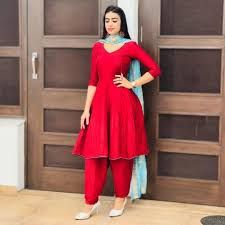 पटियाला सलवार, Punjabi Suit Neck Designs, Patiala Suit Designs, Punjabi Suits Designer Boutique, Suits Punjabi, Punjabi Salwar, Punjabi Fashion, Designer Punjabi Suits, Punjabi Outfits