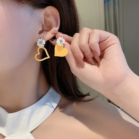 Sweet Heart Asymmetrical Earring (3) Yellow Personality, Jewelry Korean, Mom Earrings, Daisy Studs, Asymmetrical Earrings, Daisy Earrings, Watches Women Fashion, Sweet Heart, Flower Earrings Studs