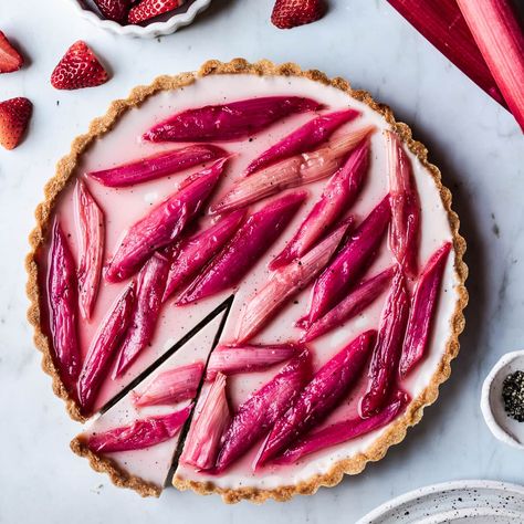 Poached Rhubarb, Panna Cotta Tart, Strawberry Panna Cotta, Showstopper Dessert, Rhubarb Tart, Seasonal Baking, Crumble Pie, Tart Dough, Food Van