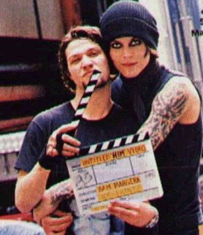 VILLE AND BAM Bam Margera, Ville Valo, Boy Best Friend, Him Band, Music Memes, Emo Boys, Most Beautiful Man, Cute Anime Couples, Hard Rock