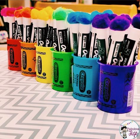 67 Best Classroom Setup Ideas for Back to School | Chaylor & Mads Free Classroom Printables, Classroom Hacks, Kindergarten Classroom Decor, Elementary Classroom Decor, Classroom Organisation, Task Boxes, Before We Go, Classroom Printables, New Classroom