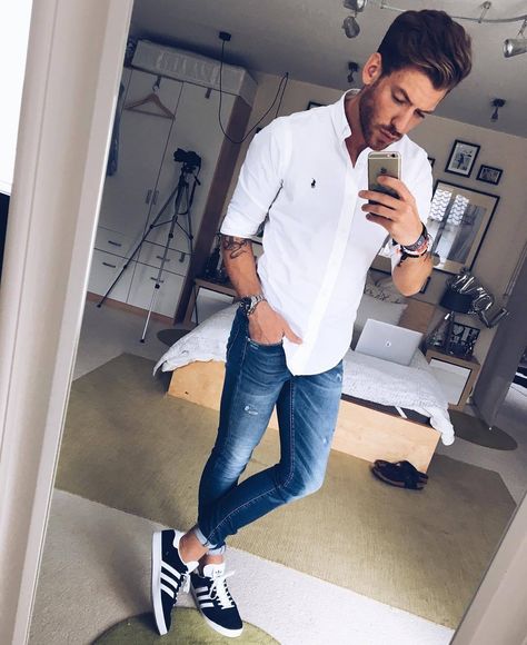 Mens Fashion Blog, Men Street, Diy Backyard, Mens Casual Outfits, Mode Inspiration, Outfit Casual, Mens Street Style, Stylish Men, Mens Fashion Casual