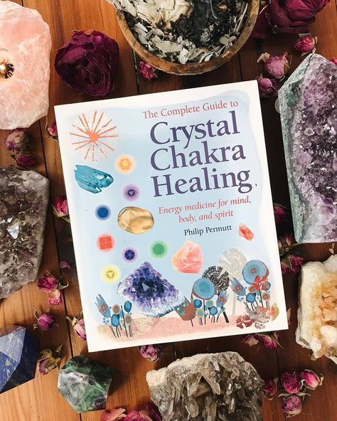 Mile High Beads on Instagram: “Y'all know I love my crystals because #shinysparklythings 🤗 but I honestly don't know a whole lot about them in terms of #crystalhealing…” Books Notes, Metaphysical Books, Healing Spirituality, Healing Books, Crystal Chakra, Study Ideas, Tarot Astrology, Energy Healing Spirituality, Energy Medicine