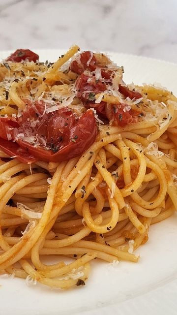 Janette Recano on Instagram: "All-natural, No Food Color, No preservatives Spaghetti Sauce. Just a few ingredients to make! So delicious even without meat! So easy too! Enjoy 😊 You can find this video (slower version)on my YouTube Channel. Link in BIO. #reels #recipe #tomatoes #harvest #recipes #foodie #homemade #homecoked #eater #hungry #instagood #instafood #natural #organic #nopreservatives #delicious #yummy #foodtrip #foodgallery #foodies #foodstagram" Meat Spaghetti, Food Gallery, Harvest Recipes, Spaghetti Sauce, Few Ingredients, Food Network, Food Coloring, My Youtube Channel, Travel Food