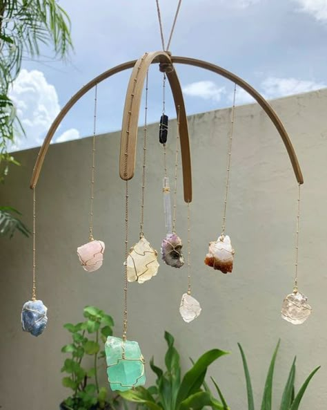 Crystals Room Decor, Room With Crystals, Tarot Room Decor, Crafts With Crystals, Natural Chandelier, Crystal Room Decor, Crystal Mobile, Crystal Room, Healing Room