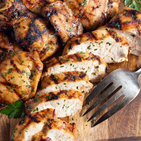 Mesquite Chicken, Simple Marinade, Easy Grilled Chicken, Summer Cookout, Chicken Easy, Summer Cookouts, Gluten Free Chicken, Marinated Chicken, Skinless Chicken Breast