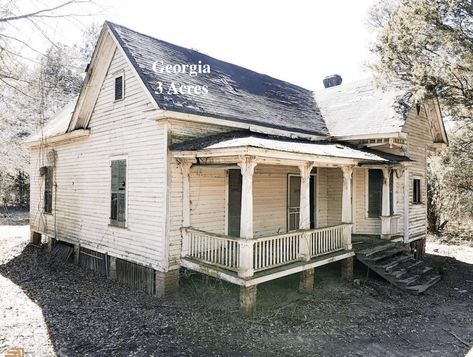 Cheapish Georgia Fixer Upper Farmhouse on 3 Acres Under $80K Rooms With Natural Light, 1930 Farmhouse, 1930s Farmhouse, Old Victorian House, Fixer Upper Farmhouse, Concrete Pad, Acres Of Land, Old Farm Houses, Old Farm