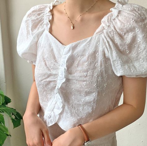 Eyelet Top Outfit, Park Ootd, Korean Outfit Street Styles, Outfit Korean, Eyelet Top, Top Outfit, Cute Blouses, Classy Casual, Fashion Design Sketches