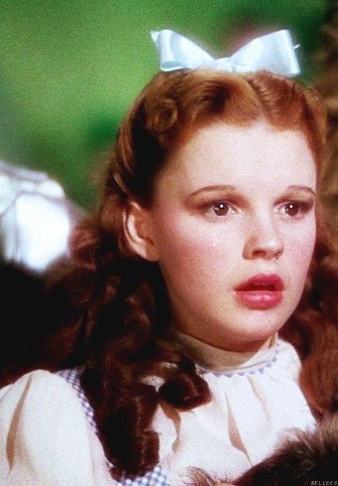 Dorothy Makeup, Wizard Of Oz Movie, Dorothy Wizard Of Oz, Dream Roles, Wizard Of Oz 1939, Comfort Movies, Dorothy Gale, The Wonderful Wizard Of Oz, The Golden Years