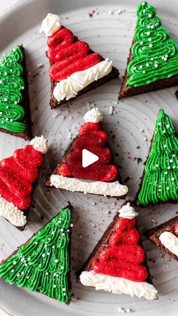 Mimi | Eats Delightful on Instagram: "Christmas brownies 🎅🎄 made into little Santa hats and Christmas trees! one of the easiest ways to add some festive fun to a classic dessert 🍫 you can use boxed brownie mix or make the brownies from scratch. once they’re cooled, cut into triangles and then top with buttercream and sprinkles. you can find the brownie recipe that I used on my website! #Christmas #Christmasbaking #Christmastreats #Christmastrees #Santahat #brownies" Christmas Tree And Santa Hat Brownies, Tree Brownies Christmas, Brownie Xmas Trees, Decorating Brownies For Christmas, Christmas Tree Baking Ideas, Brownie Decorating Ideas Christmas, Brownie Trees Christmas, Christmas Brownie Bites, Brownie Christmas Ideas