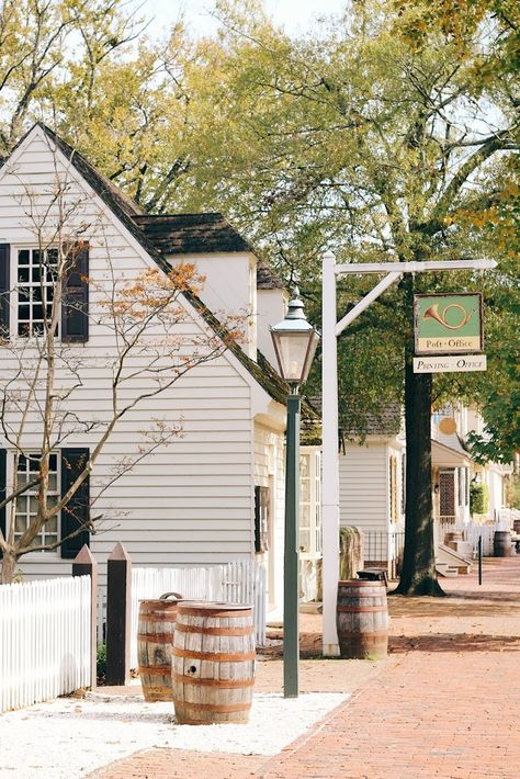 A Romantic Weekend Getaway in Williamsburg | Visit Williamsburg Colonial Aesthetic, Culture Cafe, Winter Weekend Getaway, Colonial Williamsburg Virginia, Winter Weekend, Living History Museum, Virginia Travel, Williamsburg Virginia, Romantic Weekend Getaways