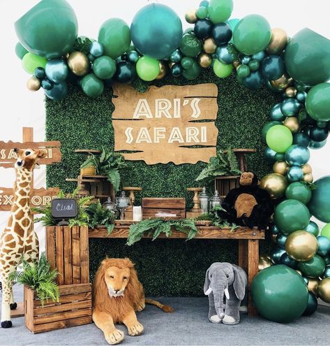 Safari Dessert Table by Bizzie Bee Creations Donut Icing, Birthday Arch, Safari Birthday Party Decorations, Safari Baby Shower Boy, Safari Party Decorations, Jungle Theme Birthday Party, Jungle Thema, Wild Birthday Party, Jungle Theme Parties