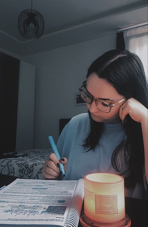 Candle Study Aesthetic, Nerd Girl Aesthetic, Nerdy Girl Aesthetic, Studying Girl, Aesthetic Studying, Study Girl, Book Tropes, Girl Glasses, Studying Aesthetic