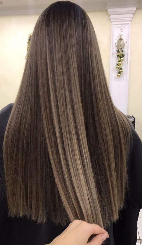 Ash Hair Color, Brown Hair Inspo, Hair Color Streaks, Kadeřnické Trendy, Brunette Hair With Highlights, Brown Hair Balayage, Light Hair Color, Ombre Hair Color, Brown Blonde Hair