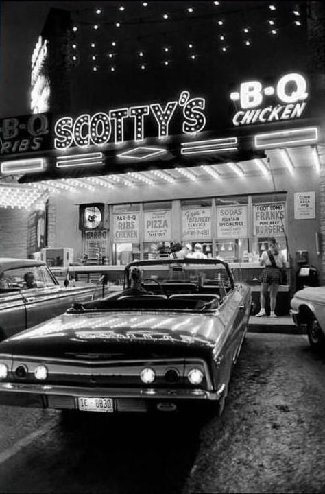 #retro #b&w #blackandwhite #diner #vintage Impala Convertible, Elliott Erwitt, Black And White Photo Wall, Steve Mccurry, Martin Parr, Robert Doisneau, Black And White Picture Wall, Gray Aesthetic, Old Car