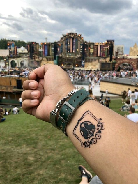 Tomorrowland Festival, Tattoo Museum, American Traditional Tattoo Ideas, Traditional Tattoo Ideas, Friendship Tattoos, American Tattoos, Music Tattoos, American Traditional Tattoo, American Traditional