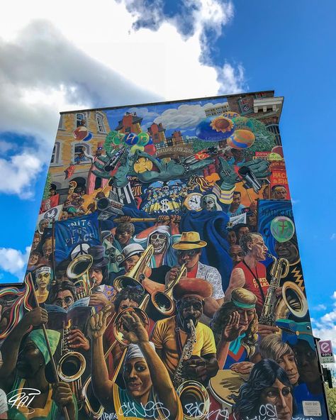 Awesome large Mural in 🇬🇧London, Hackney. . #mural #london #londonhackney #hackney #travel #traveling #travelgram #instatravel… London Hackney, Uk Graffiti, Banksy Wall Art, London Bucket List, Aesthetic London, Hackney London, London Dreams, Large Mural, London Places