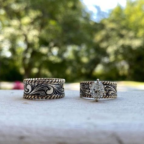 Country Wedding Rings, Western Engagement Rings, Fantasy Wedding Rings, Western Wedding Rings, Western Rings, Western Themed Wedding, Country Theme Wedding, Matching Wedding Rings, Country Rings