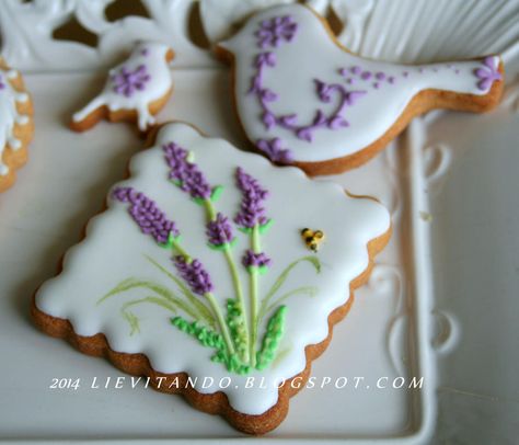 lavender and mimosa | Cookie Connection Dot Cookies, Green Cookies, Beautiful Biscuits, Baking Hobby, Lavender Cookies, Cookie Corner, Flower Sugar Cookies, Royal Iced Cookies, Sugar Cookie Royal Icing