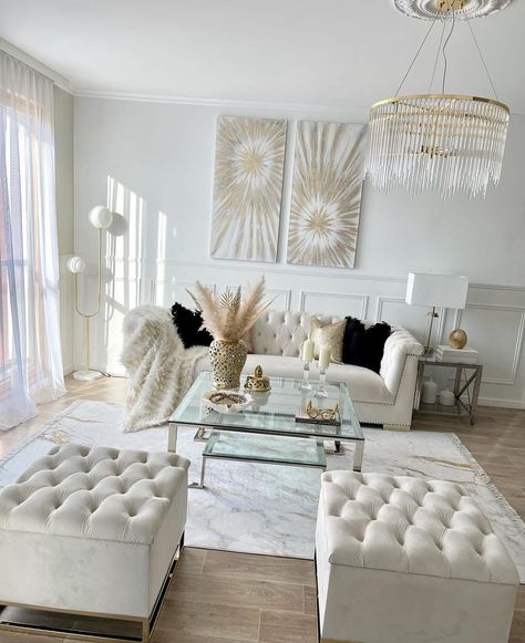 White Beige Gold Living Room, Minimal Glam Living Room, White Gold Living Room Decor, Gold And White Living Room, White And Gold Living Room, Elegant Apartment Decor, Gold Living Room Decor, Chic Living Room Decor, Elegant Living Room Decor