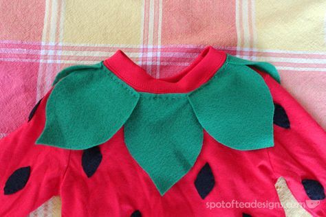 Strawberry Halloween Costume, Fruit Halloween Costumes, Strawberry Costume Diy, Strawberry Halloween, Watermelon Costume, Cupcake Costume, Toddler Halloween Costume, Strawberry Costume, Fruit Costumes