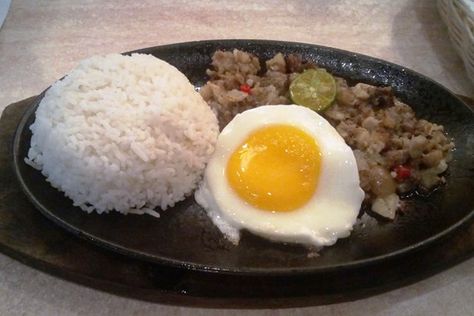 razon's of guagua sizzling sisig meal Sizzling Sisig With Rice, Sizzling Sisig, Snap Food, Soul Food, Rice, Quick Saves