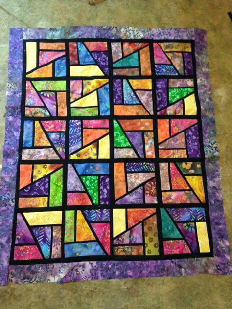 Stained Glass Quilts Ideas, Stained Glass Quilt Patterns Free, Stained Glass Quilts, Amish Quilt Patterns, Crazy Quilt Embroidery, Crazy Quilts Patterns, Bright Quilts, Stained Glass Quilt, Quilt Embroidery