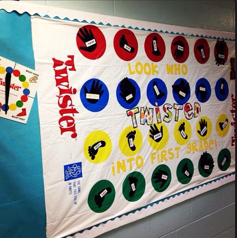 Twister Game Decorations, Library Genre Displays, Twister Board Game, Pe Bulletin Boards, Board Game Themes, Twister Game, School Art Activities, Bulletin Board Design, Dream Classroom