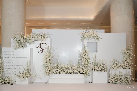 Venue Design, Picture Backdrop, False Wall, Photo Area, Diy Wedding Backdrop, Wedding Backdrop Decorations, Setup Ideas, Wedding Plan, Chocolate Decorations