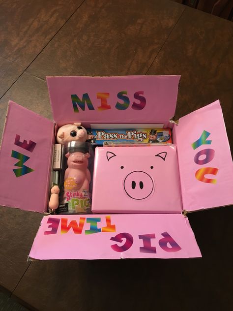 Pig Gift Ideas, I Miss Your Face, Pig Face, Pig Games, Pigs Fly, Birthday Bag, Good Luck Cards, Sleepover Ideas, Cute Birthday Cards