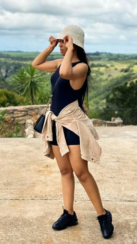 Chill Vacation Outfits Black Women, Game Drive Safari Outfits Black Women, Game Drive Outfits Women, Game Drive Outfits, Game Drive Safari Outfits Women, Safari Adventure Outfit, Safari Outfit Women, Safari Outfit, Safari Outfits