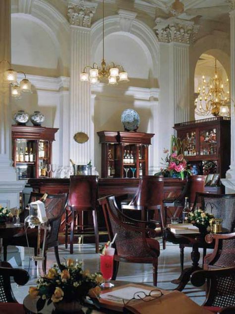 Writers Bar at Raffles Hotel in Singapore. Raffles Singapore, Raffles Hotel Singapore, Colonial Interior Design, Raffles Hotel, Singapore Hotels, Be My Guest, Classic Hotel, British Colonial Style, Luxury Boutique Hotel