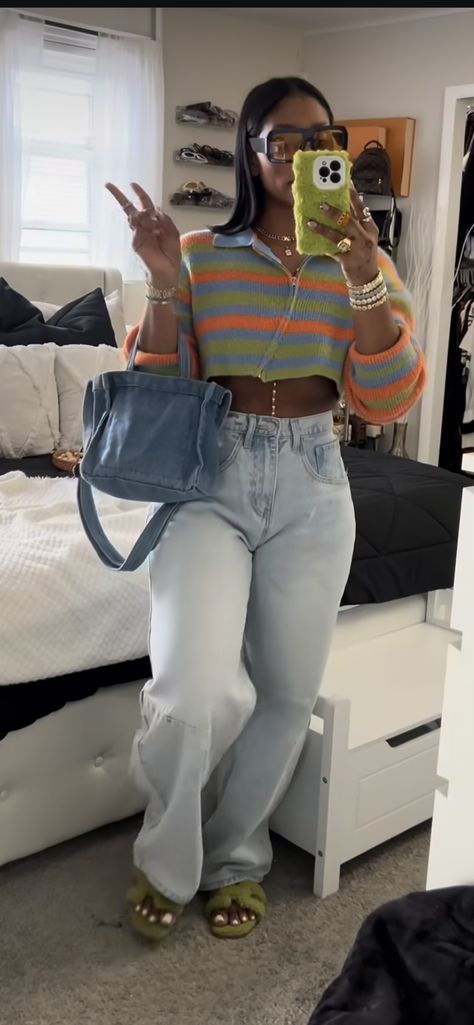 Outfit For School Black Women, Causal Baddie Outfits, Simple Outfit Black Women, Neutral Color Outfits Black Women, Calm Summer Outfits, Calm Outfits Black Women, Chill Fits Black Women, Yellow Shirt Outfits, Chill Outfits Baddie